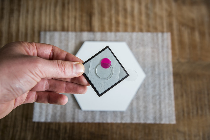 Magneet met metalen muurplaatje