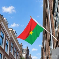 Vlag van Burkina Faso aan een gevelstok