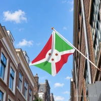 Burundese vlag aan een gevelstok