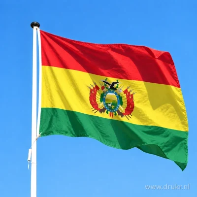 Boliviaanse vlag wapperend aan een verticale witte mast