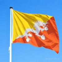Bhutaanse vlag aan een mast