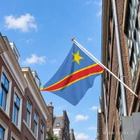 Vlag van Congo-Kinshasa aan een gevelstok
