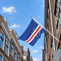 Kaapverdische vlag aan een gevelstok