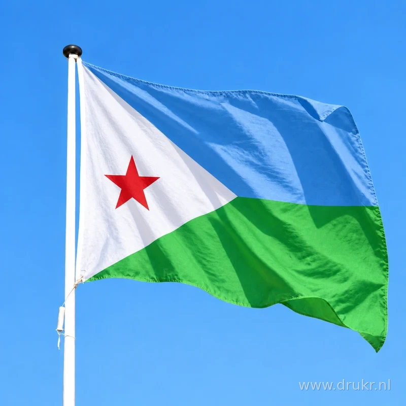 Djiboutiaanse vlag wapperend aan een verticale witte mast
