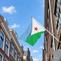 Djiboutiaanse vlag aan een gevelstok