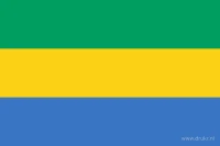 De Gabonese vlag heeft drie even hoge horizontale banen: groen boven, geel in het midden en blauw onder.