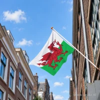 Vlag van Wales aan een gevelstok