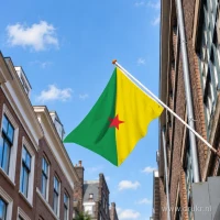 Vlag van Frans-Guyana aan een gevelstok