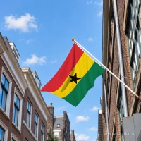 Ghanese vlag aan een gevelstok