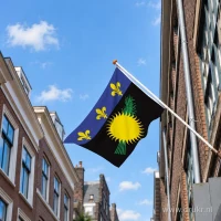 Vlag van Guadeloupe aan een gevelstok