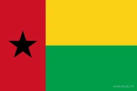 De vlag van Guinee-Bissau heeft een rode verticale baan aan de hijszijde met een zwarte vijfpuntige ster. De overige breedte is verdeeld in een gele bovenhelft en een groene onderhelft.