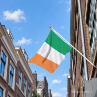 Ierse vlag aan een gevelstok