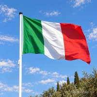 Italiaanse vlag aan een mast