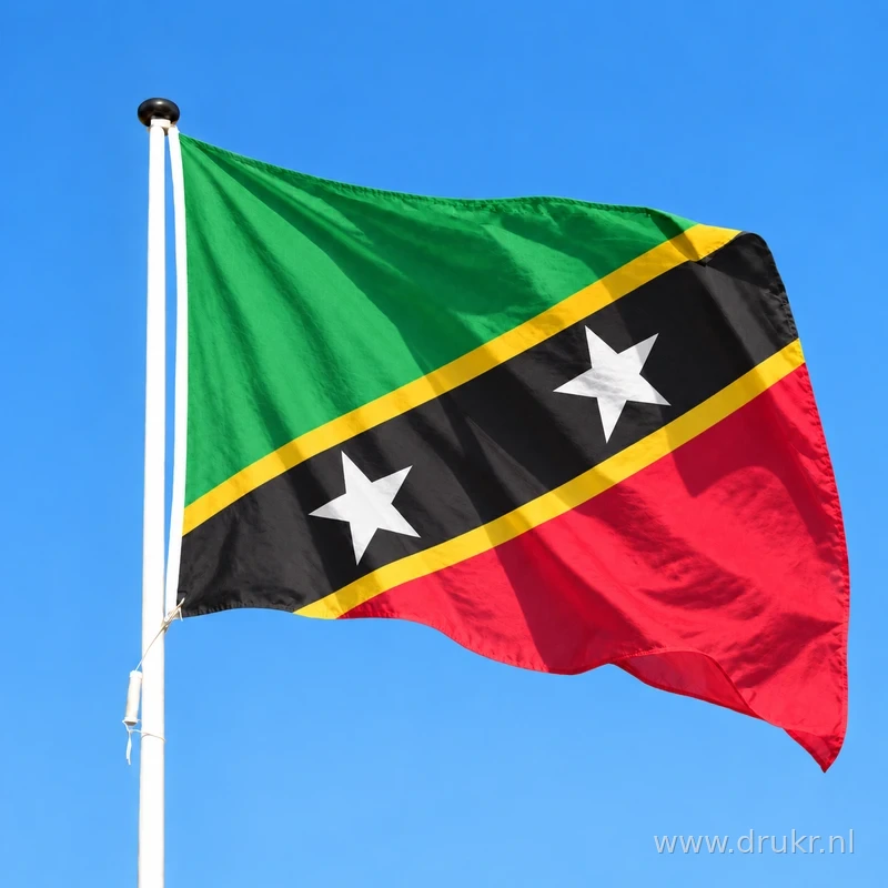Vlag van Saint Kitts en Nevis wapperend aan een verticale witte mast