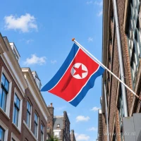 Noord-Koreaanse vlag aan een gevelstok