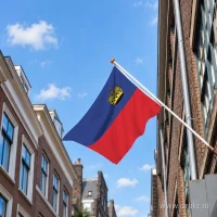 Liechtensteinse vlag aan een gevelstok