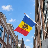 Moldavische vlag aan een gevelstok
