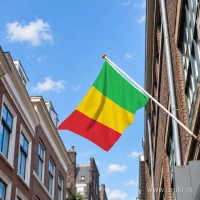 Malinese vlag aan een gevelstok