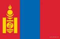Drie gelijke verticale banen in rood, blauw en rood, met een gouden Soyombo-symbool in de rode hijsbaan.
