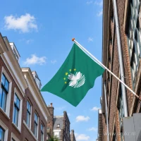 Vlag van Macau aan een gevelstok