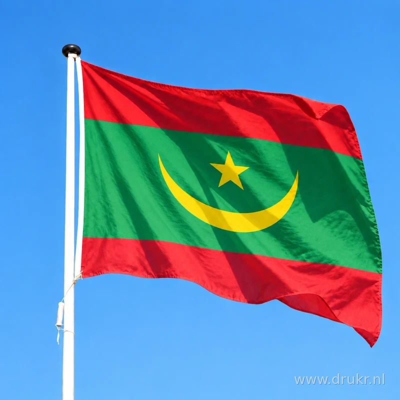Mauritaanse vlag wapperend aan een verticale witte mast