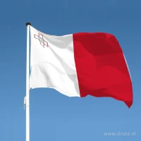 Maltese vlag aan een mast