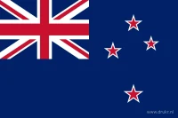 De Nieuw-Zeelandse vlag heeft een donkerblauw veld met de Union Jack linksboven en vier rode vijfpuntige sterren met witte randen aan de vrije zijde.