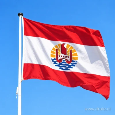 Vlag van Frans-Polynesië wapperend aan een verticale witte mast