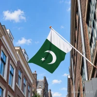 Pakistaanse vlag aan een gevelstok