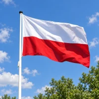 Poolse vlag aan een mast