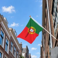 Portugese vlag aan een gevelstok