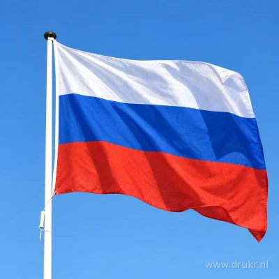Russische vlag wapperend aan een verticale witte mast