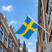 Zweedse vlag aan een gevelstok