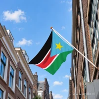 Zuid-Sudanese vlag aan een gevelstok