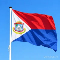 Vlag van Sint Maarten aan een mast