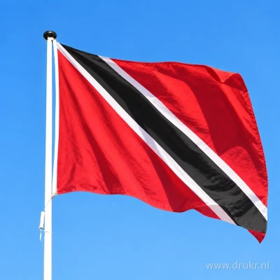 Vlag van Trinidad en Tobago wapperend aan een verticale witte mast