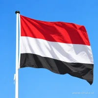 Jemenitische vlag aan een mast