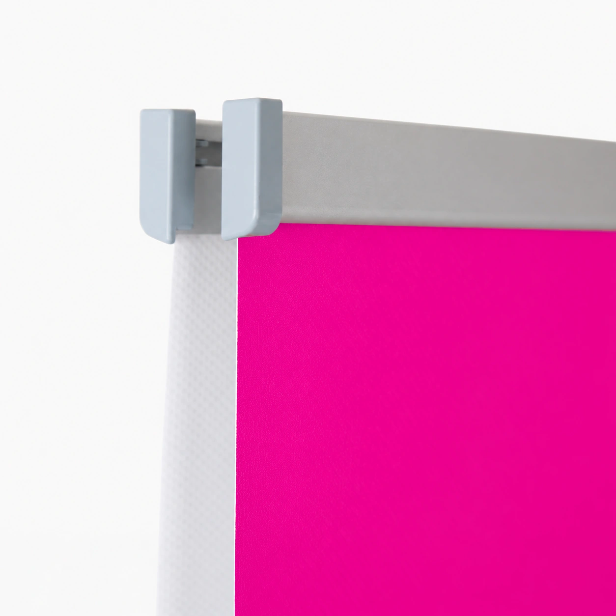 Bovenprofielen van de twee doeken van de Double roll-up banner
